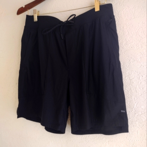 Lululemon Athletica LT Black Athletic Shorts - Picture 5 of 6